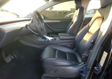 2022 Tesla Model Y z USA, uszkodzony, nr VIN 7SAYGDEE3NF555532